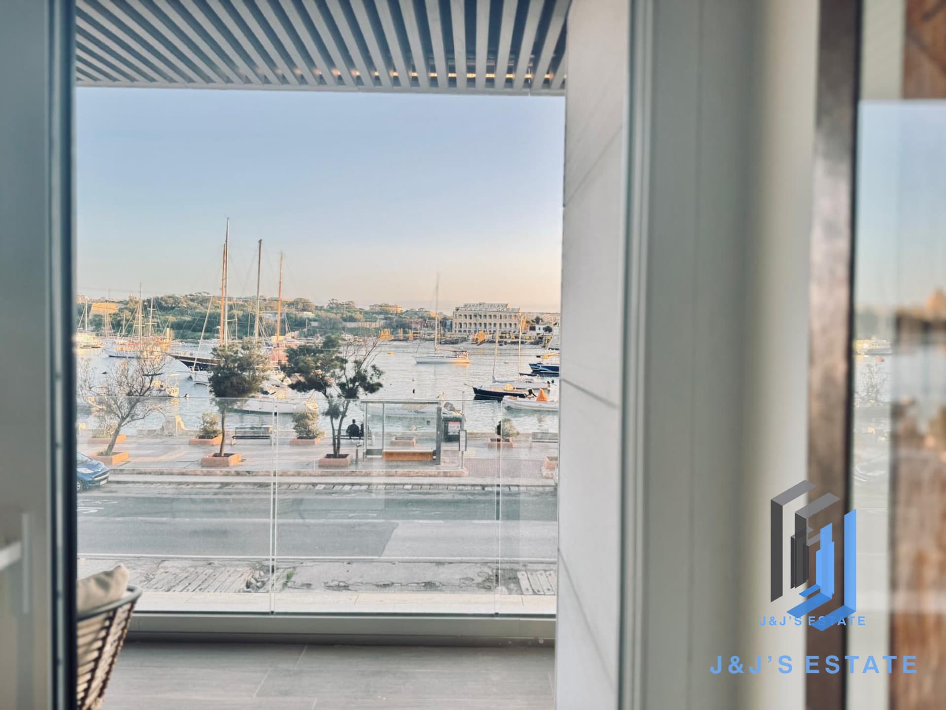 Furnished 2-Bedroom Apartment in Sliema · 21