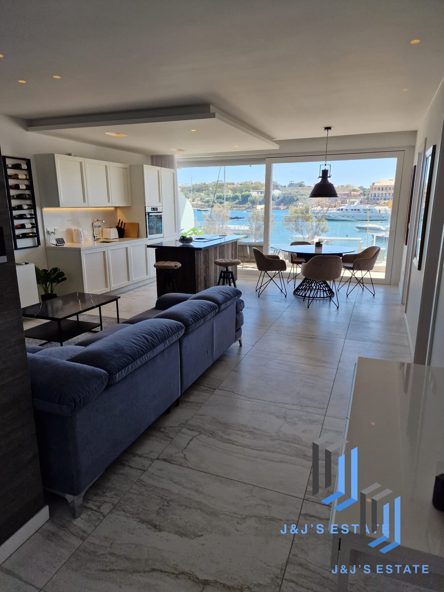 Furnished 2-Bedroom Apartment in Sliema · 32