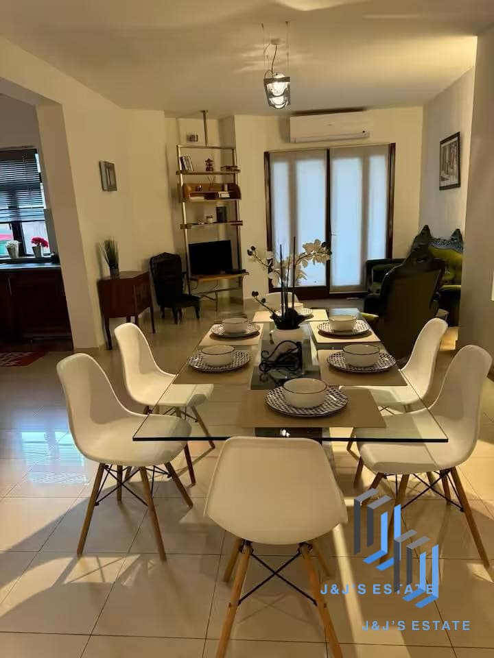 Three-bedroom apartment with balcony and lift in central Sliema · 1
