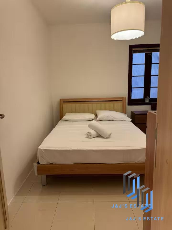 Three-bedroom apartment with balcony and lift in central Sliema · 3