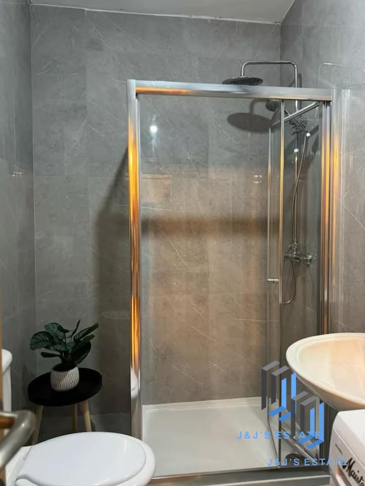 Three-bedroom apartment with balcony and lift in central Sliema · 6