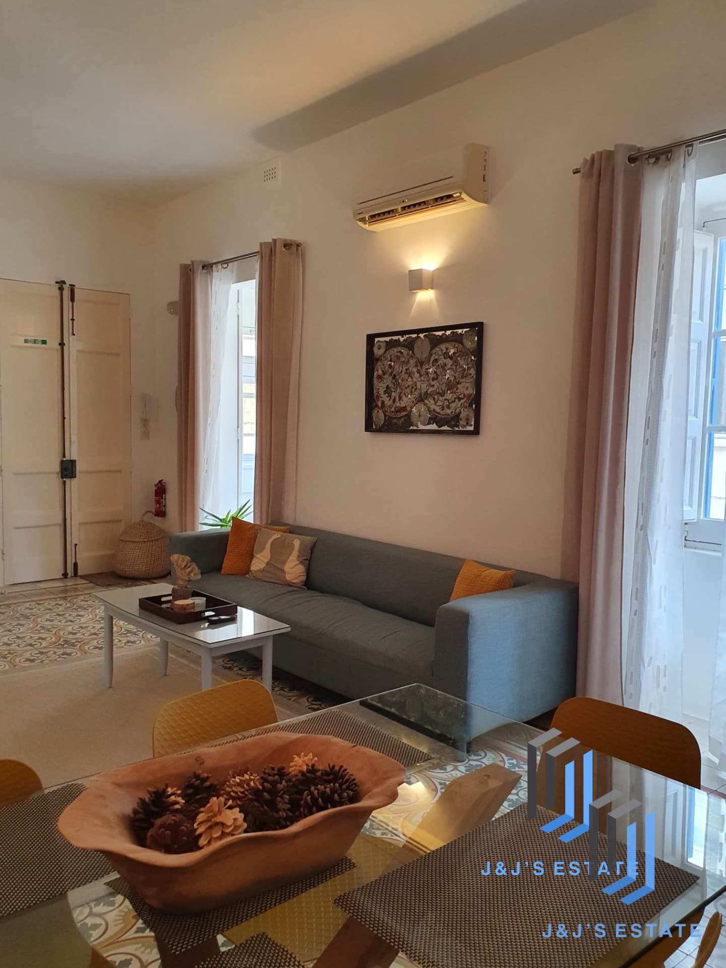 Renovated 2-Bedroom Apartment in Sliema · 1