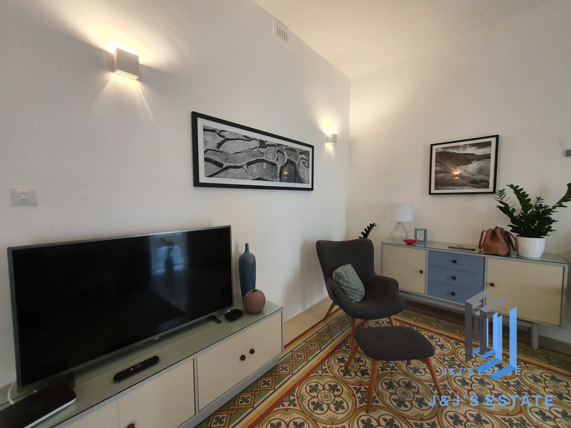 Renovated 2-Bedroom Apartment in Sliema · 7