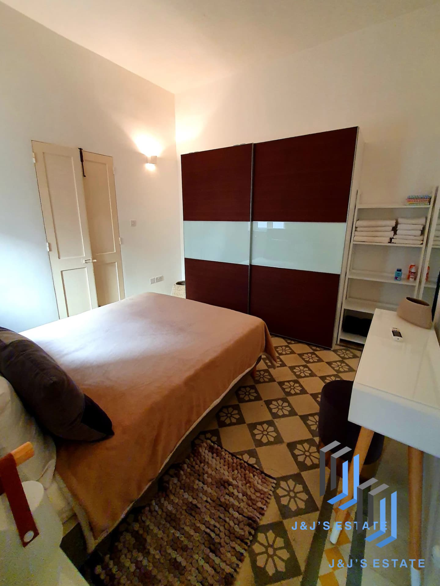 Renovated 2-Bedroom Apartment in Sliema · 13