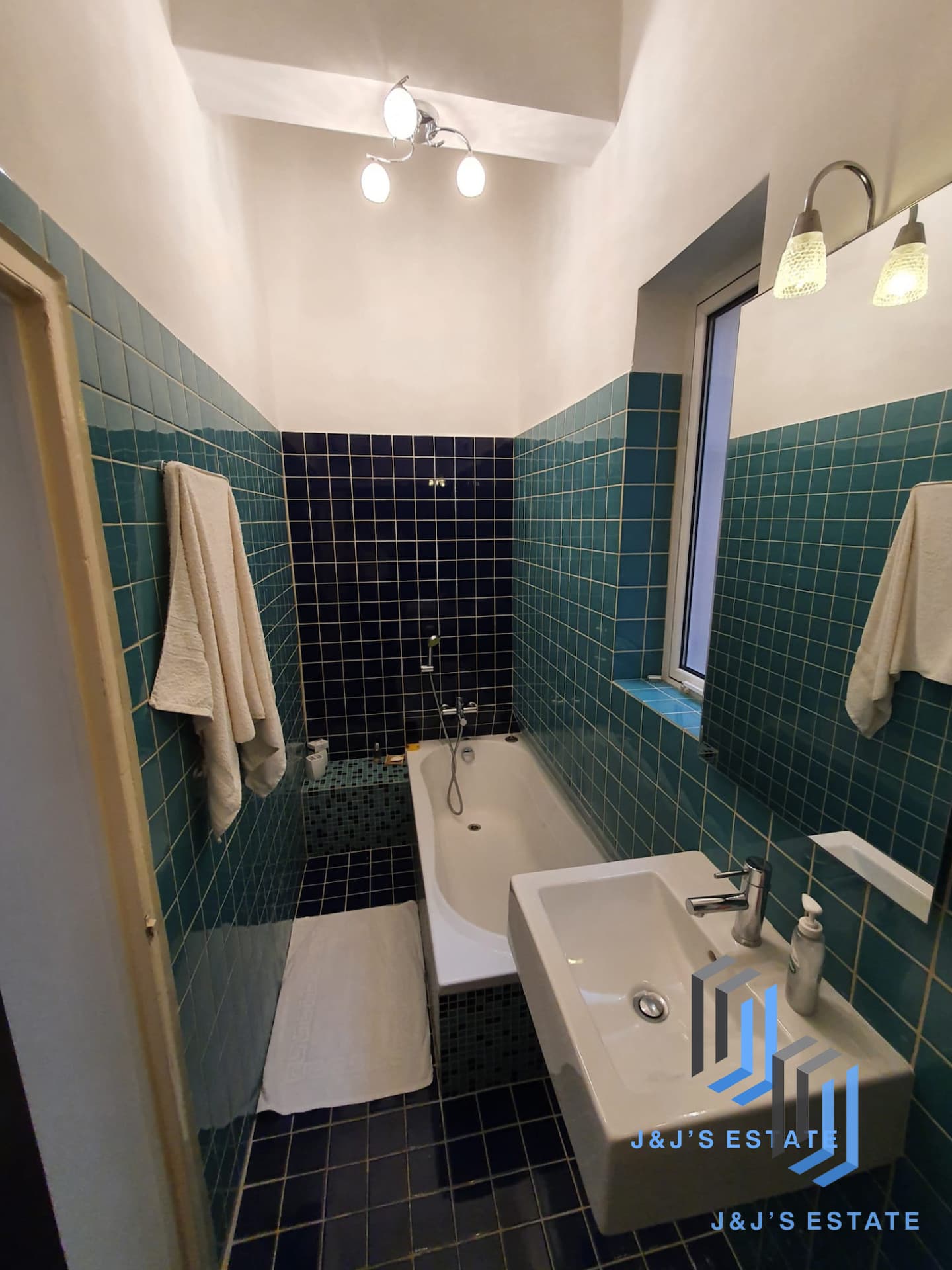 Renovated 2-Bedroom Apartment in Sliema · 15
