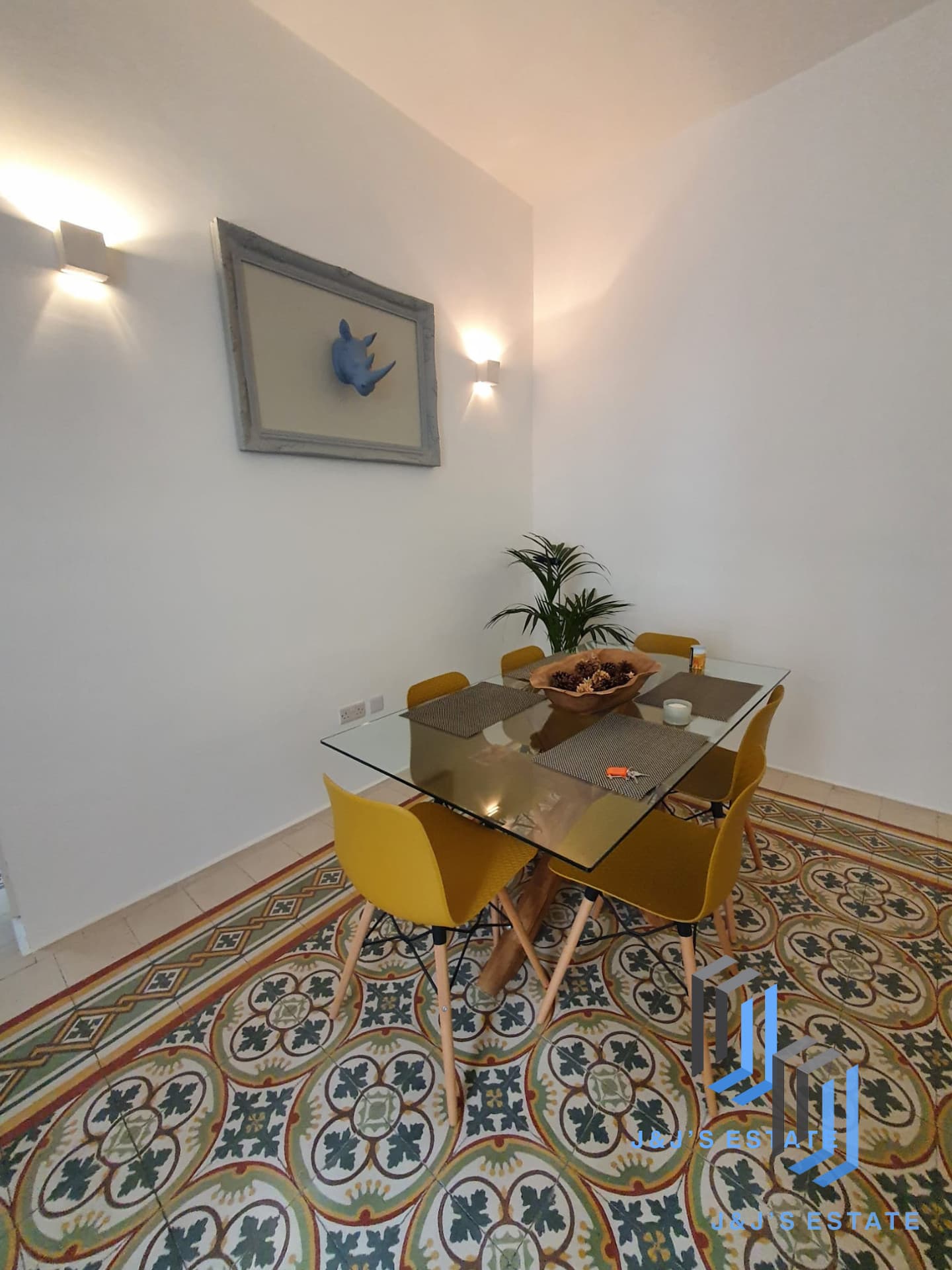 Renovated 2-Bedroom Apartment in Sliema · 17
