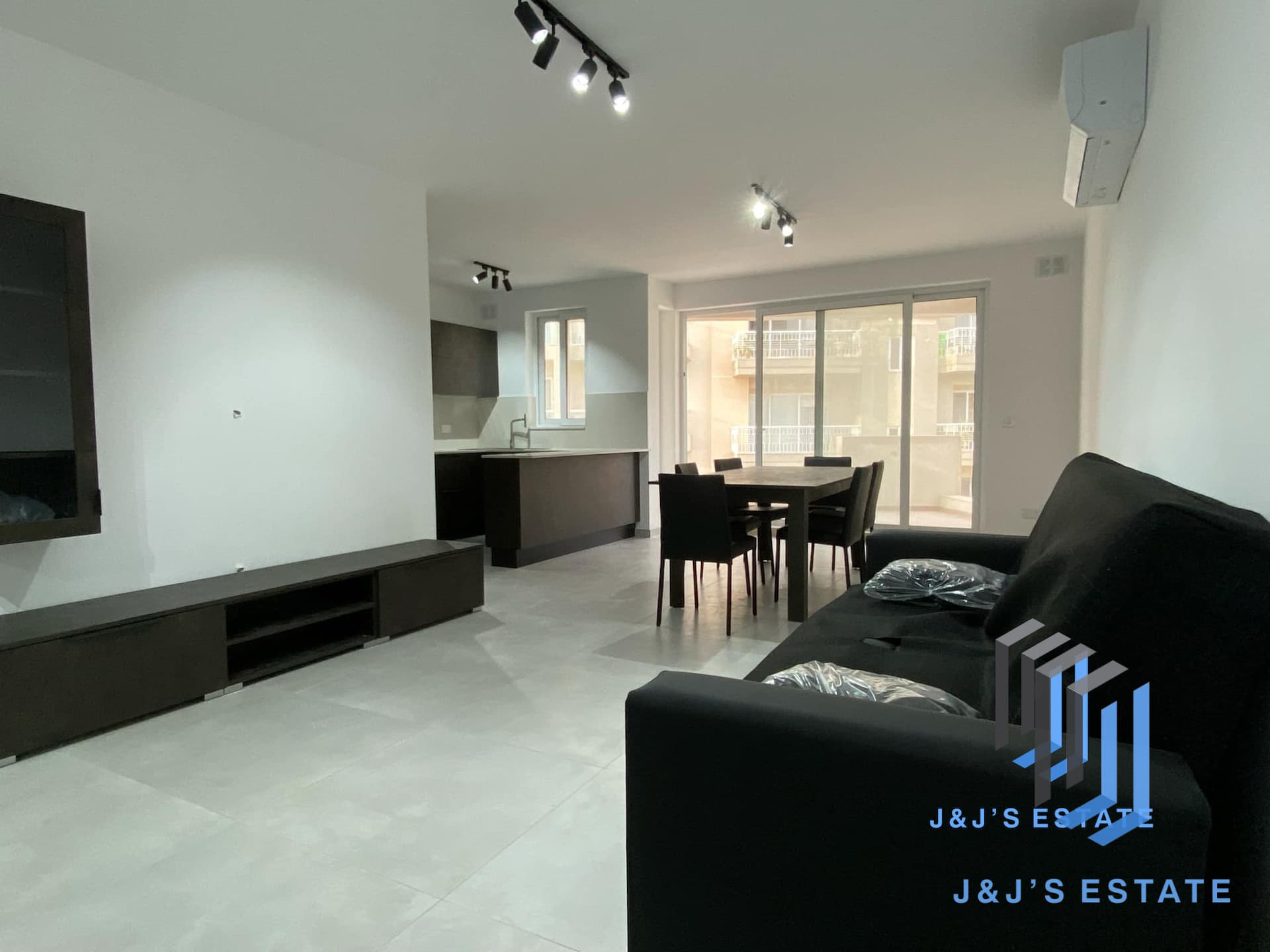 Modern 3-Bedroom Apartment in Naxxar · 3