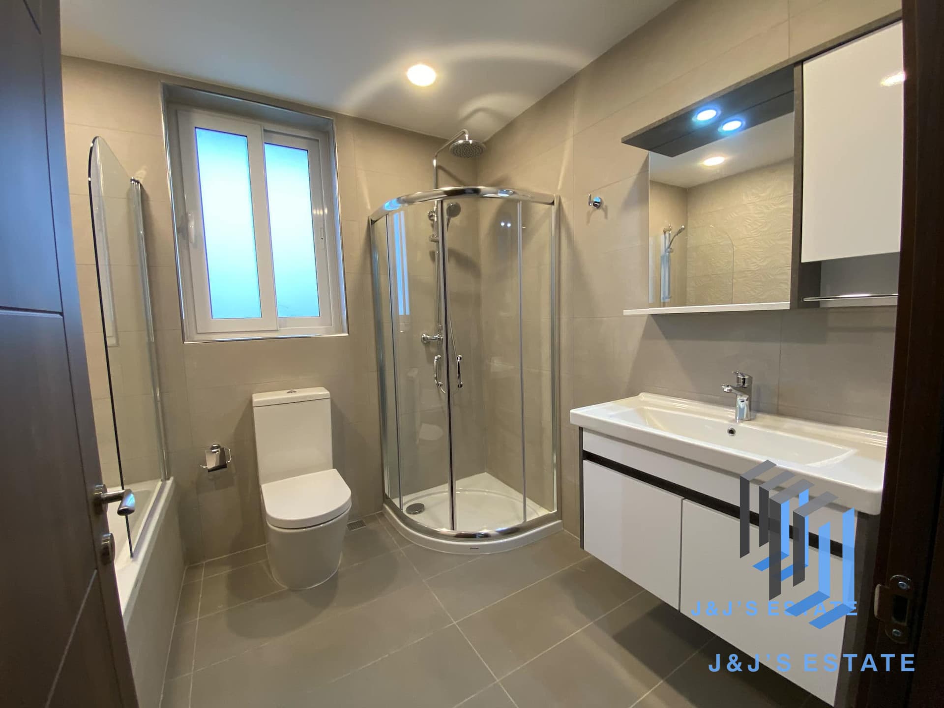 Modern 3-Bedroom Apartment in Naxxar · 6