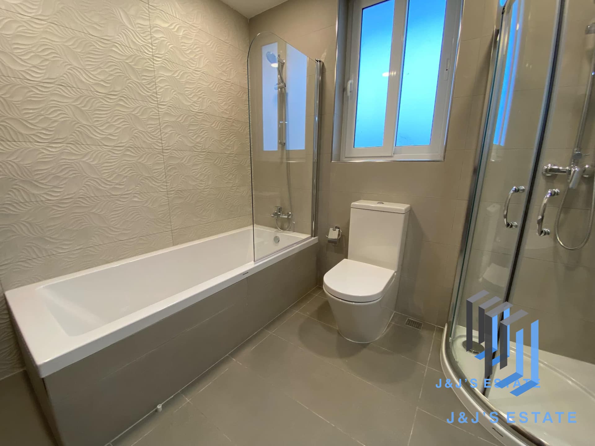 Modern 3-Bedroom Apartment in Naxxar · 7
