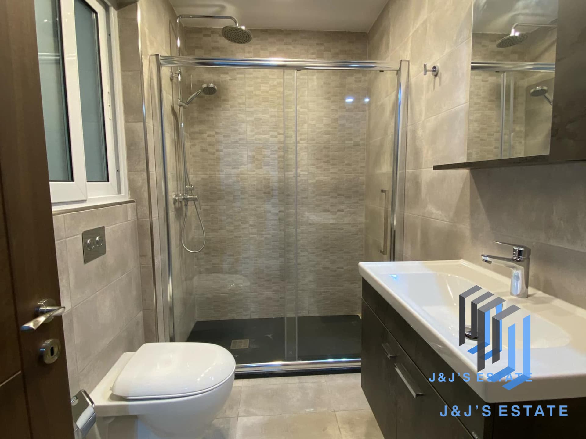 Modern 3-Bedroom Apartment in Naxxar · 9