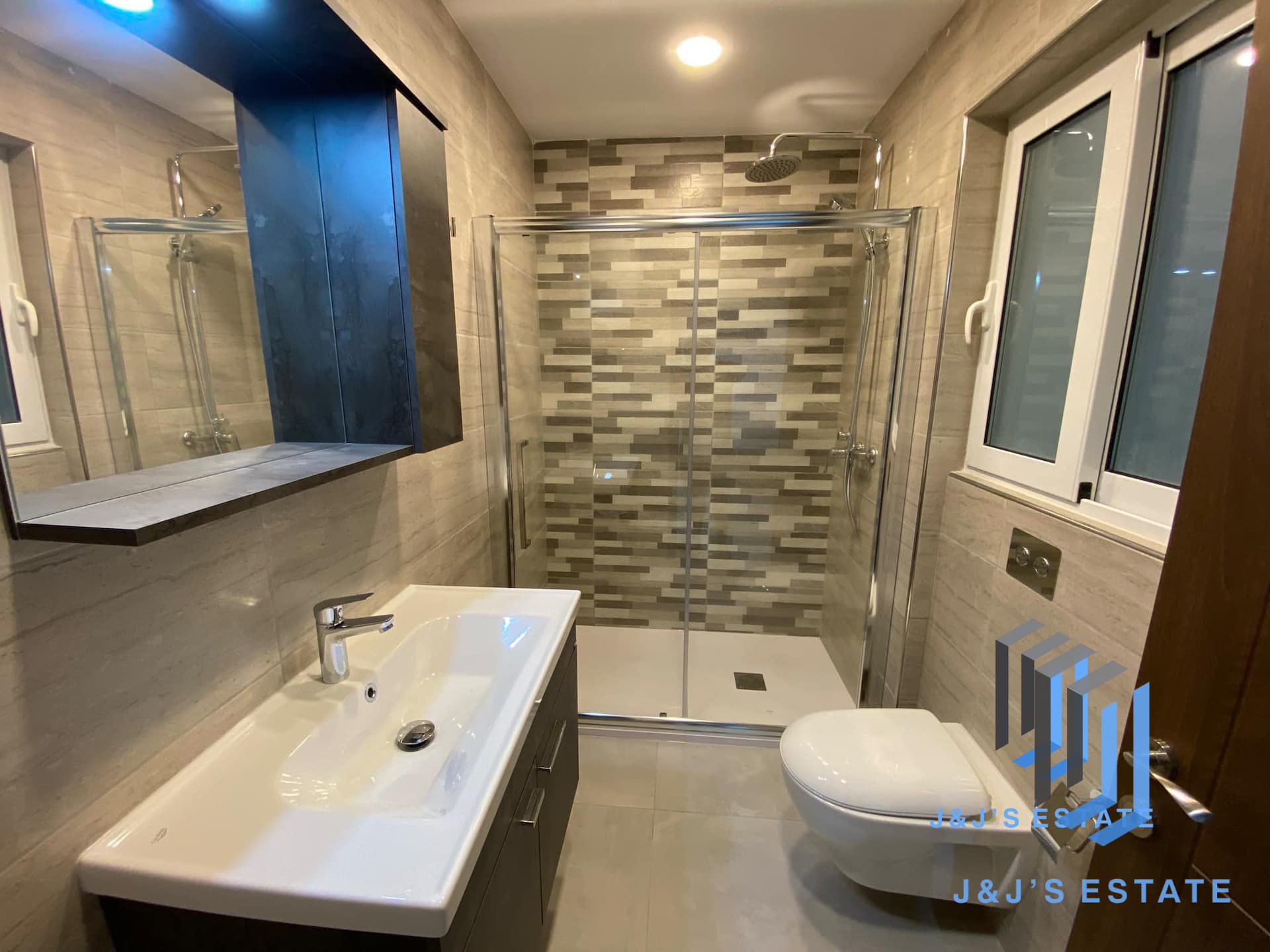 Modern 3-Bedroom Apartment in Naxxar · 11