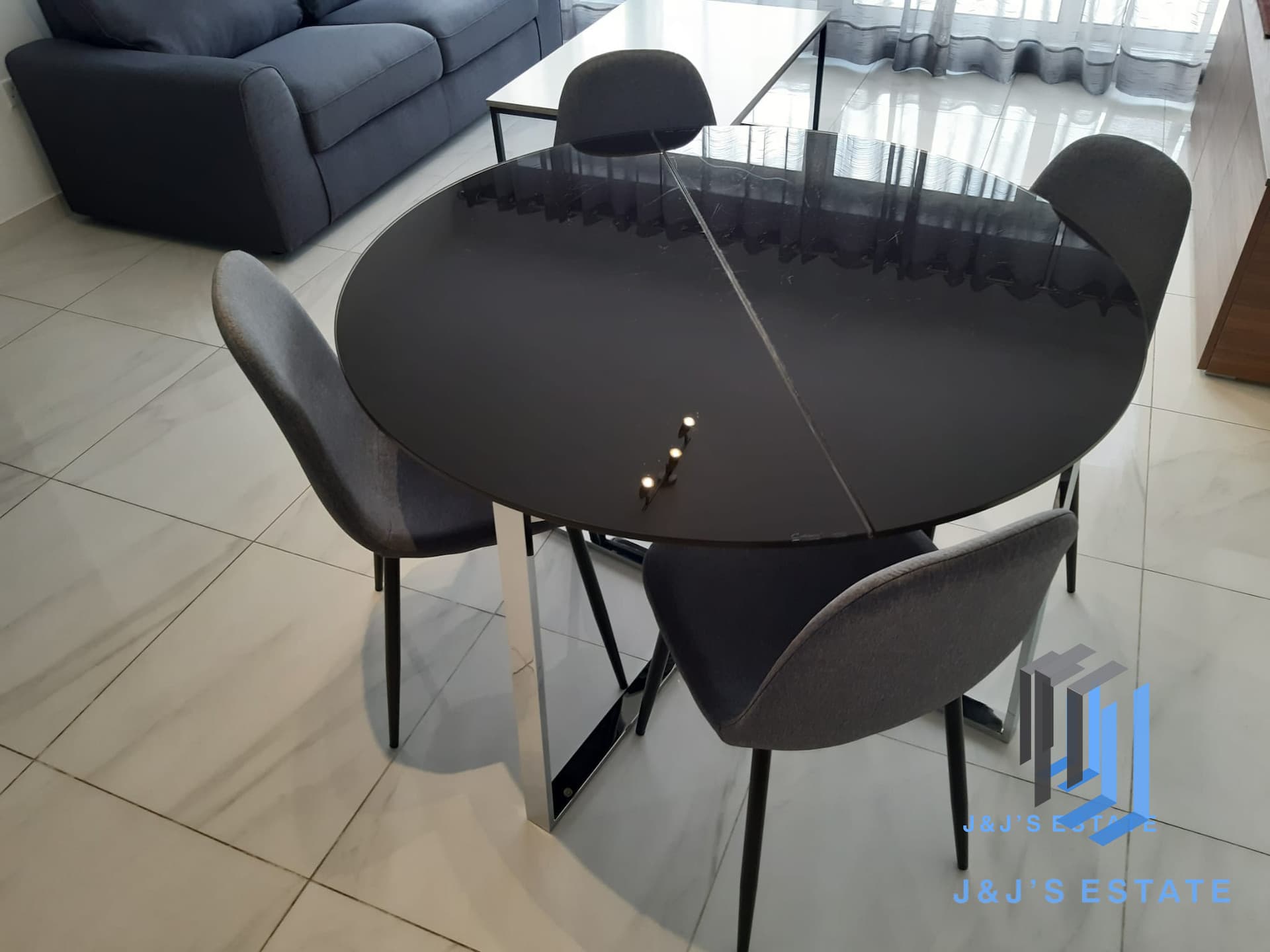 Modern 2-Bedroom Penthouse in Swieqi