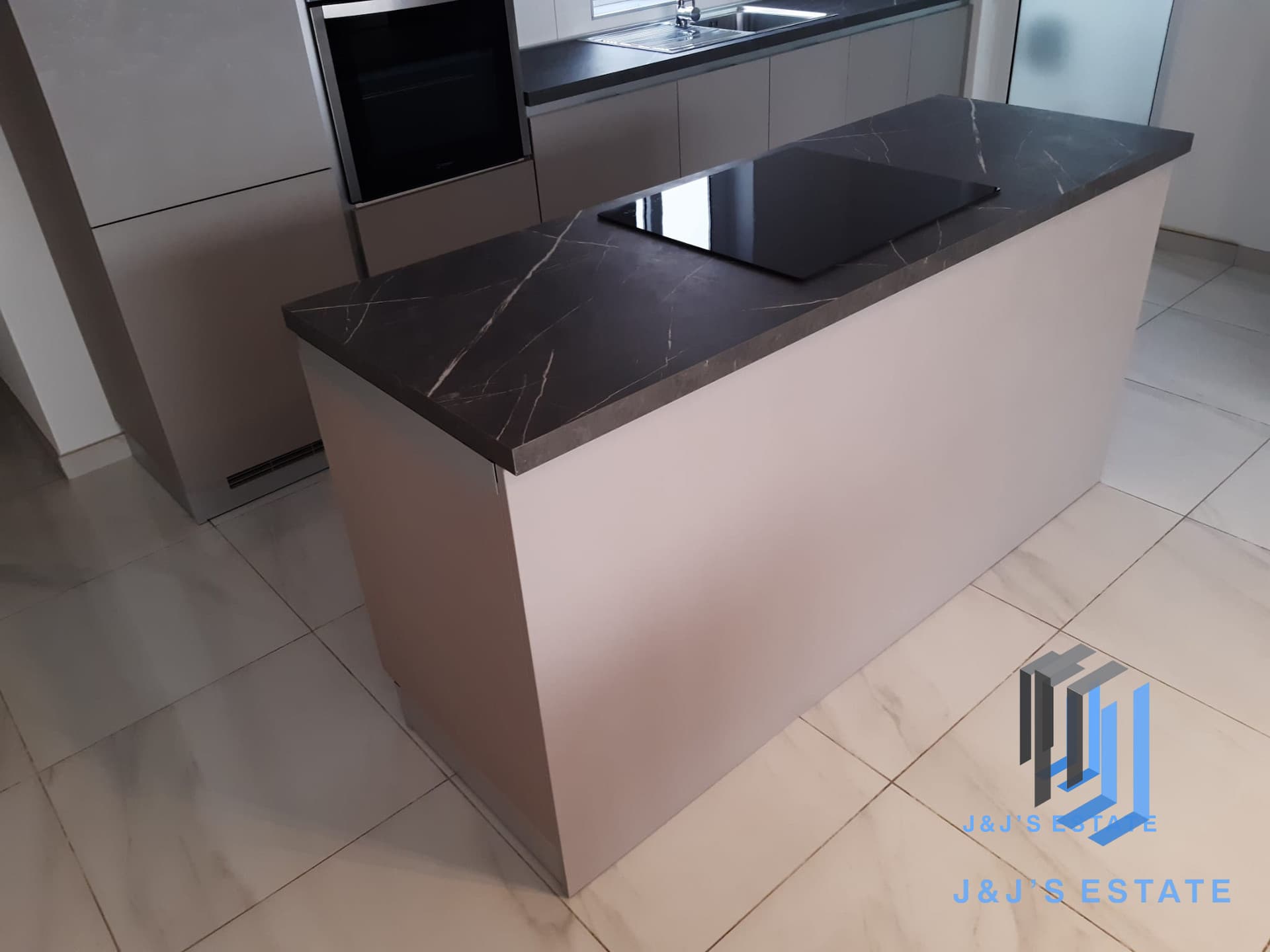 Modern 2-Bedroom Penthouse in Swieqi · 3