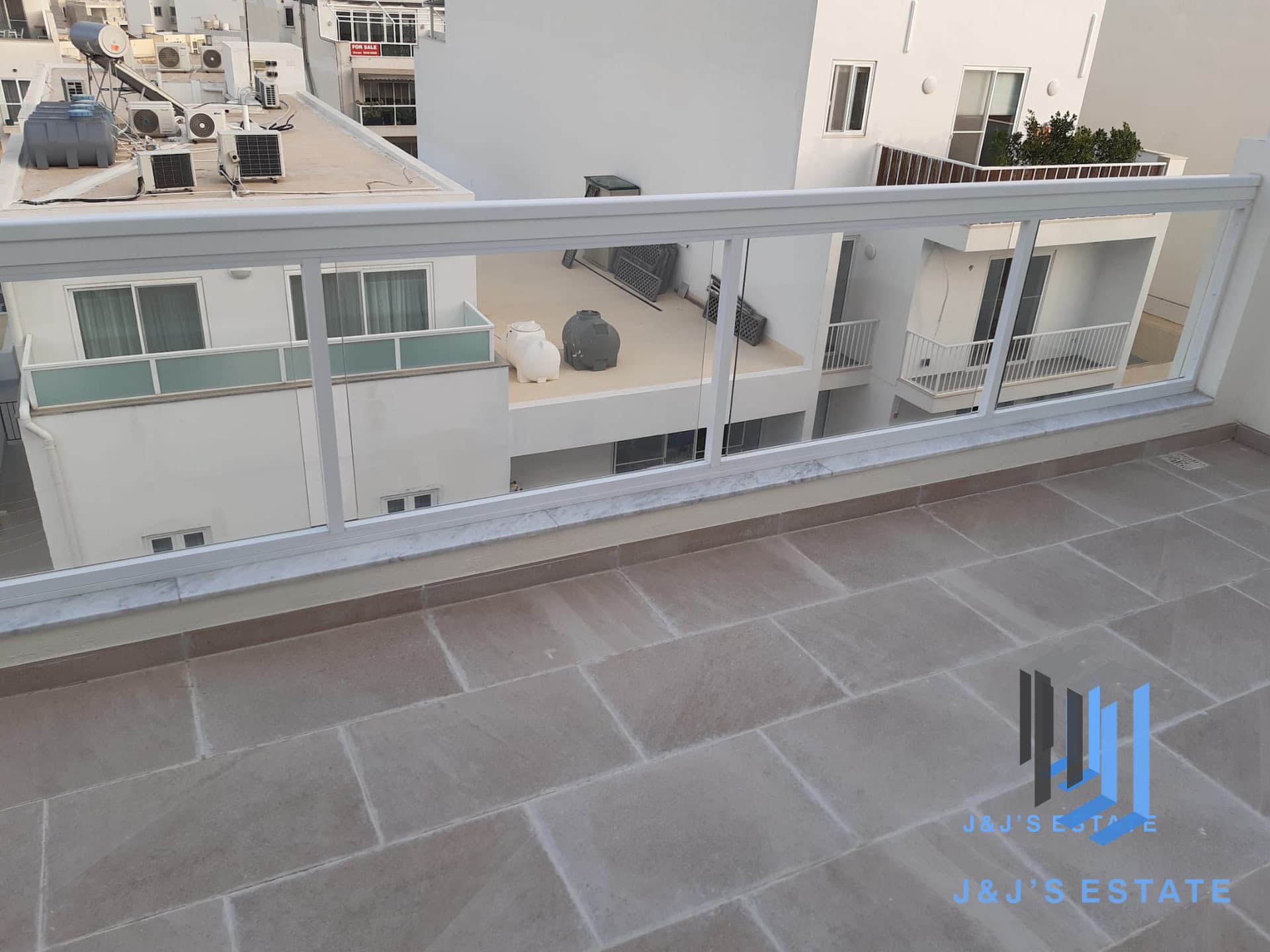 Modern 2-Bedroom Penthouse in Swieqi · 8