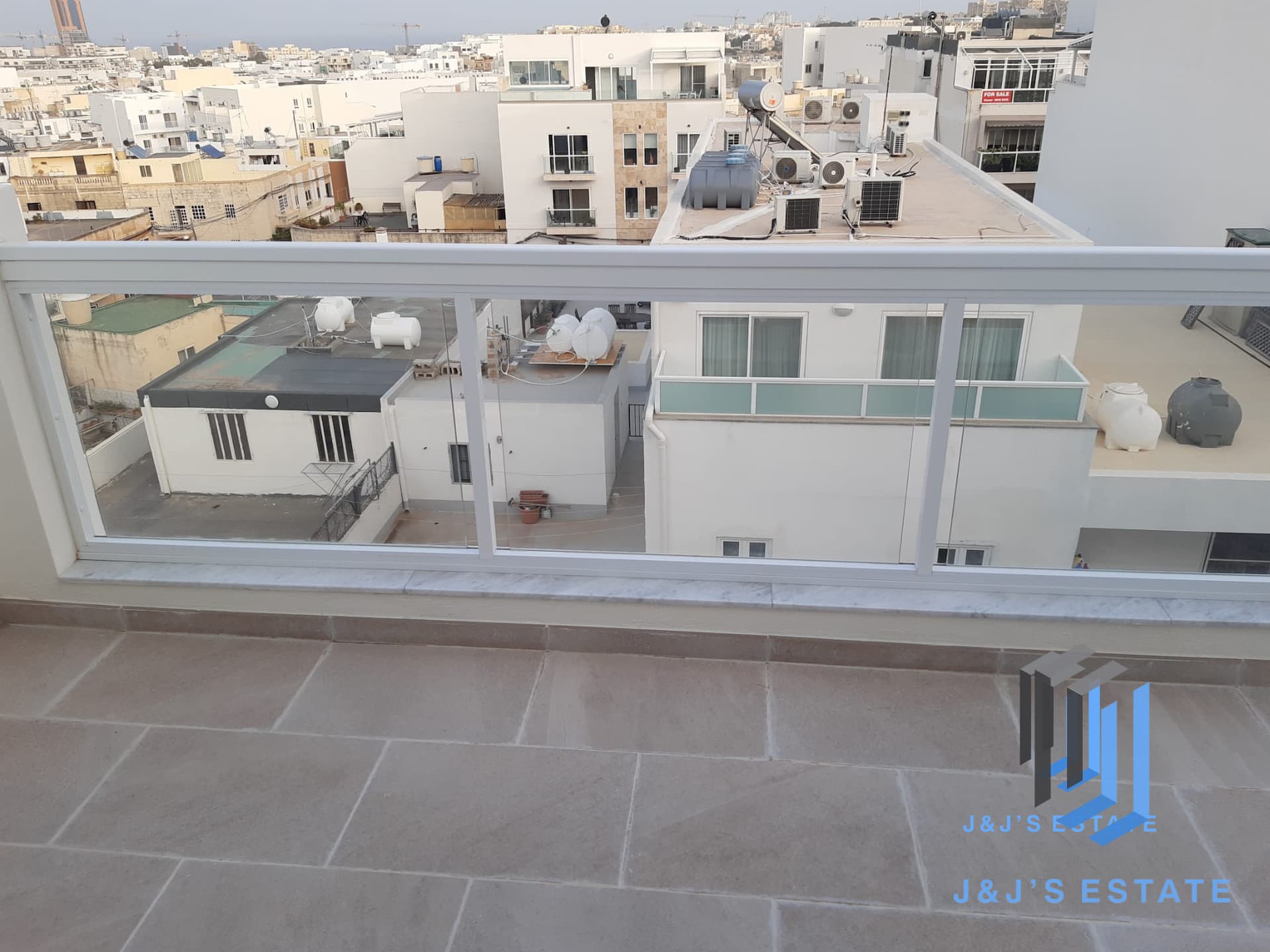 Modern 2-Bedroom Penthouse in Swieqi · 9