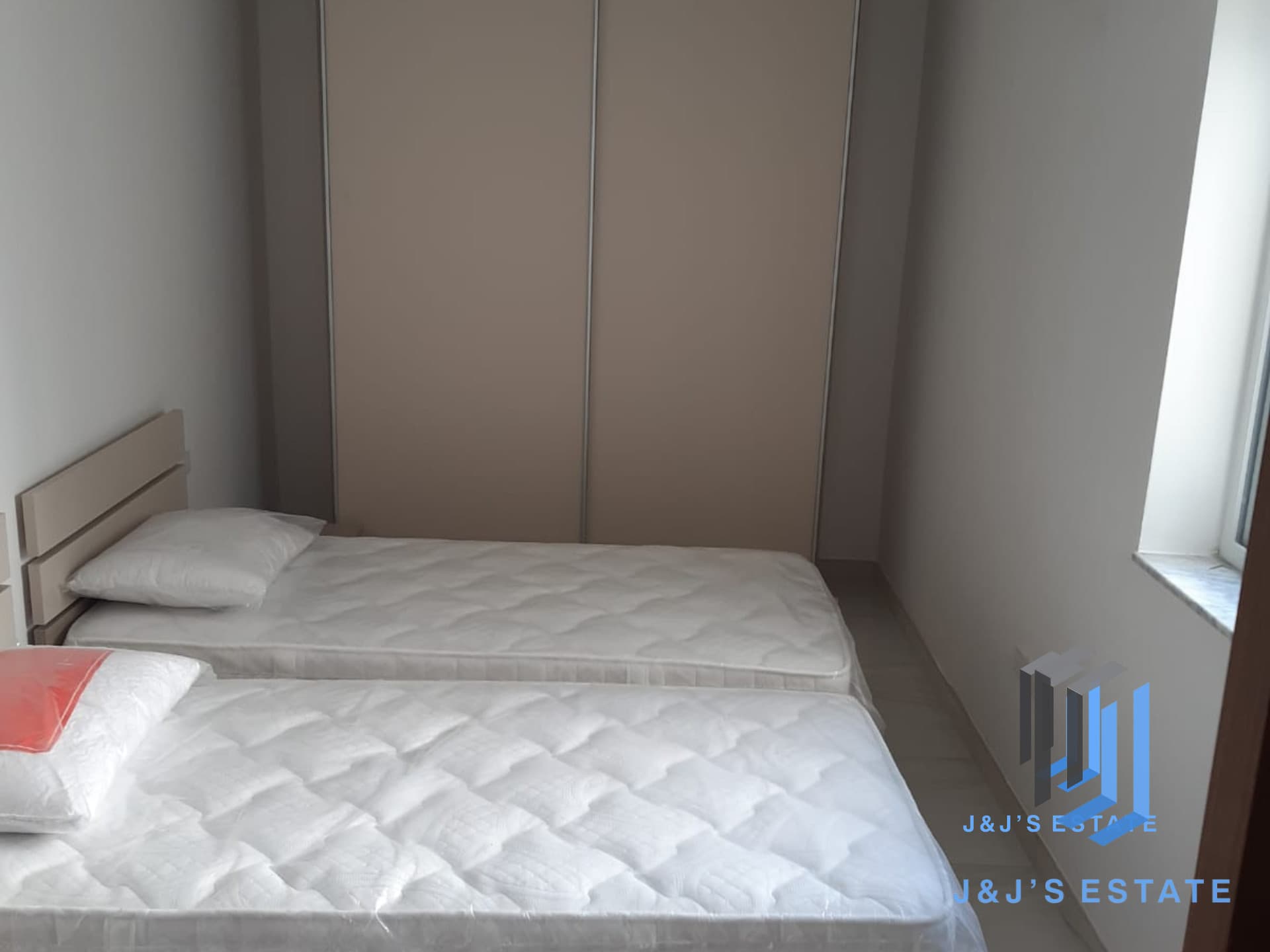 Modern 2-Bedroom Penthouse in Swieqi · 15