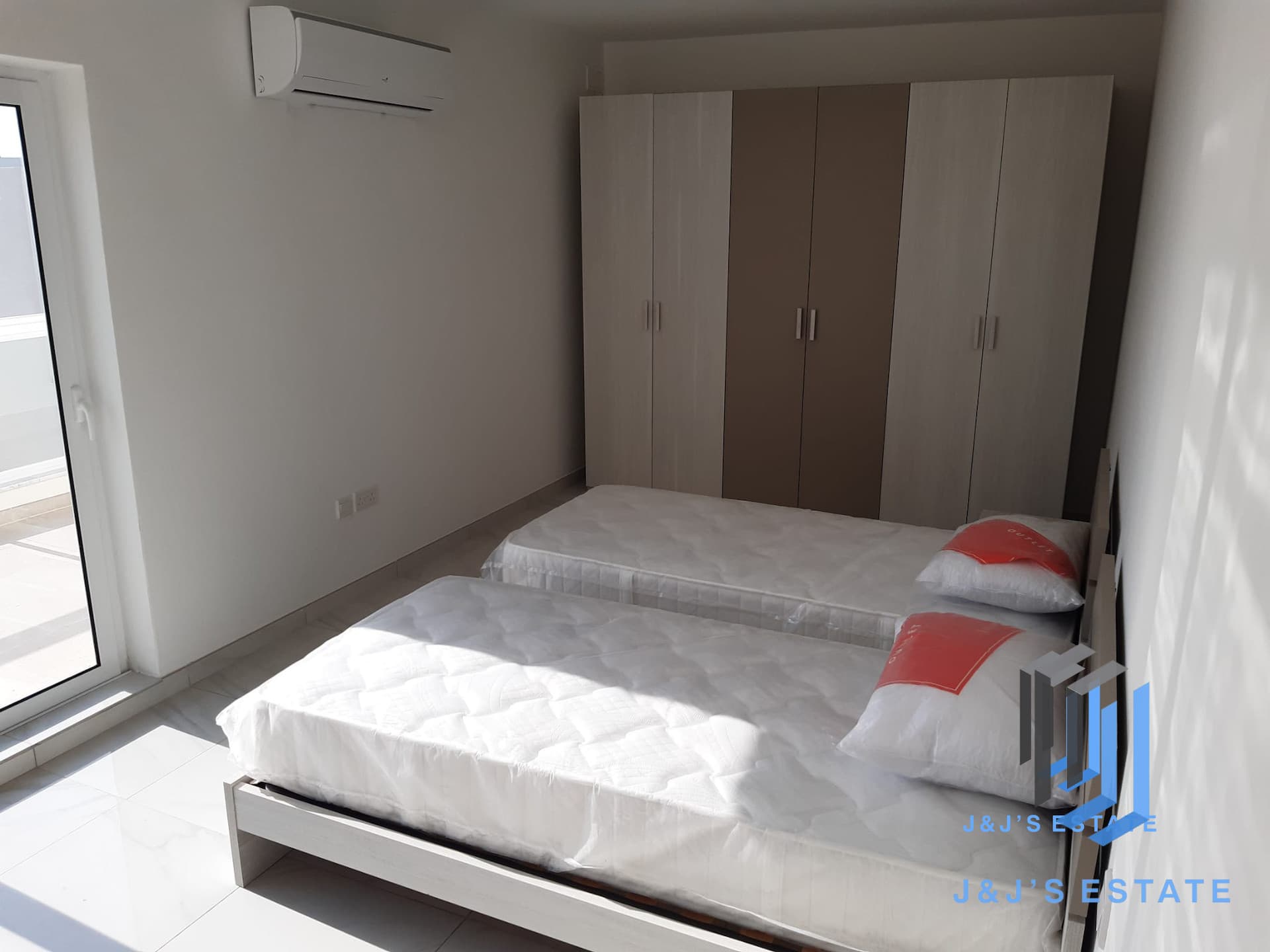 Modern 2-Bedroom Penthouse in Swieqi · 18