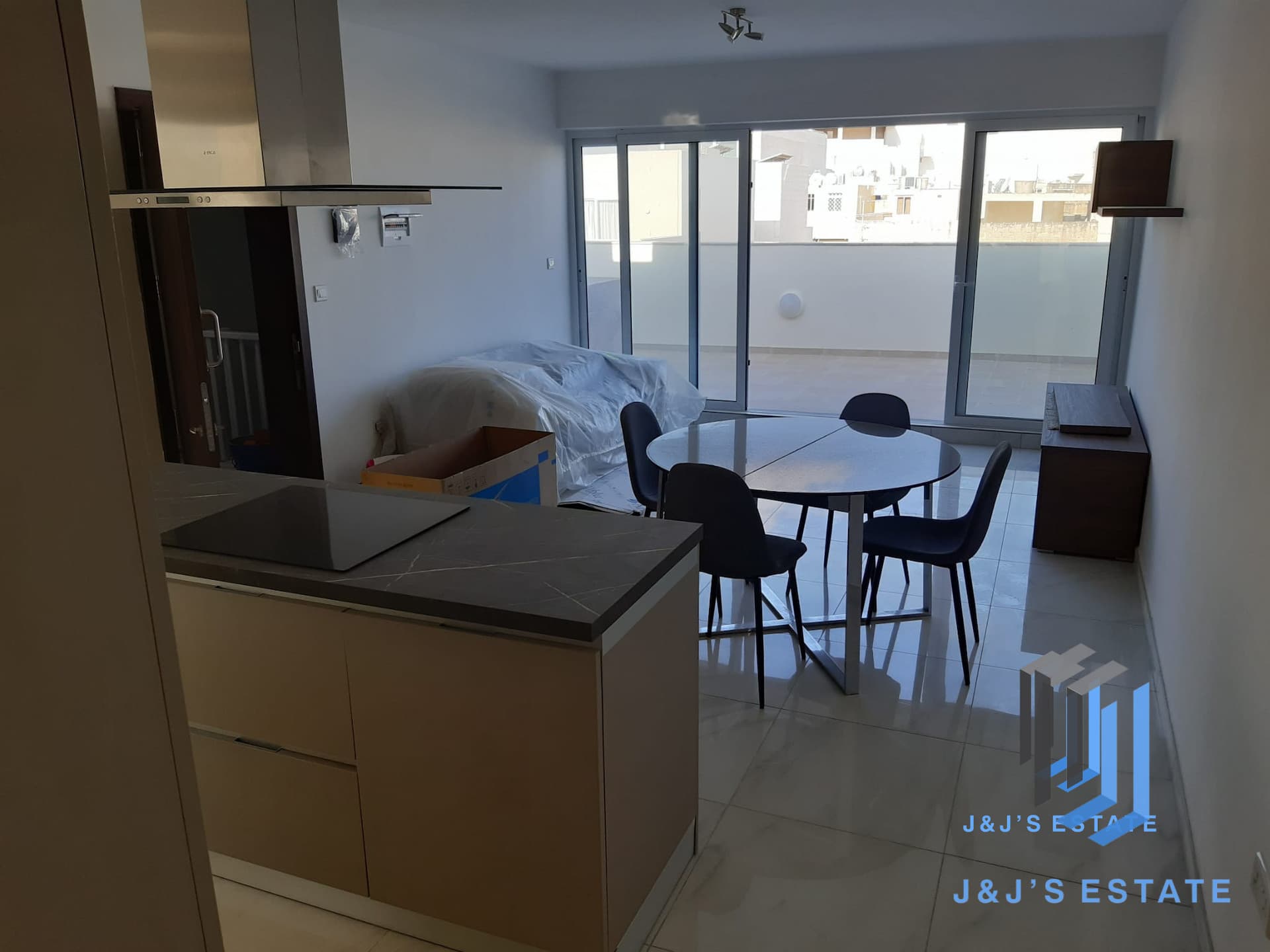 Modern 2-Bedroom Penthouse in Swieqi · 19