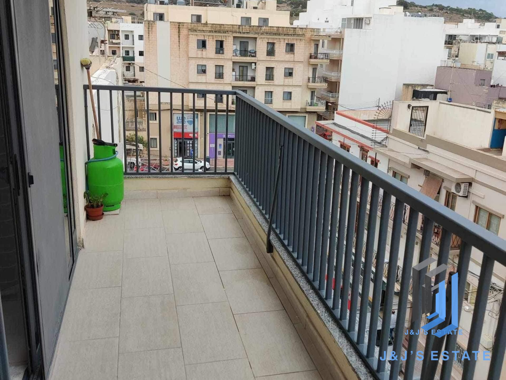 3-Bedroom Apartment in St. Paul's Bay · 5