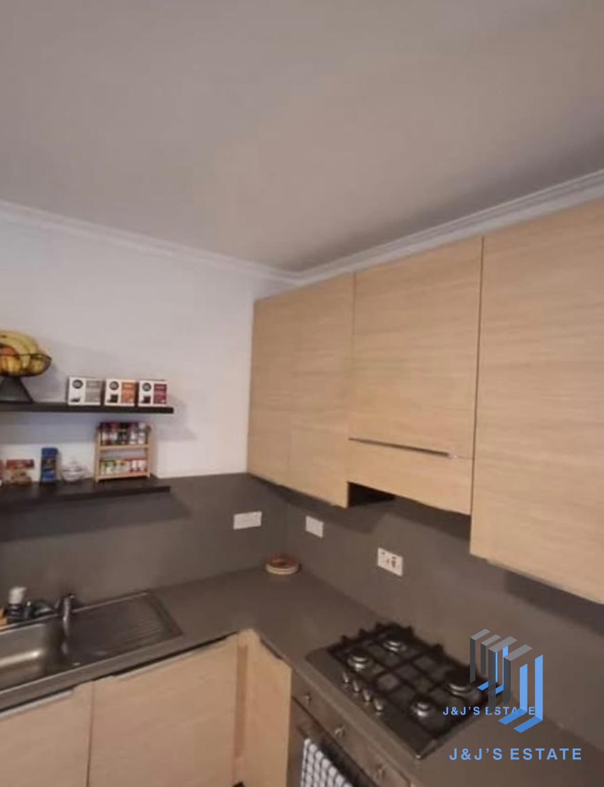 Spacious 3-Bedroom Apartment for Rent · 5