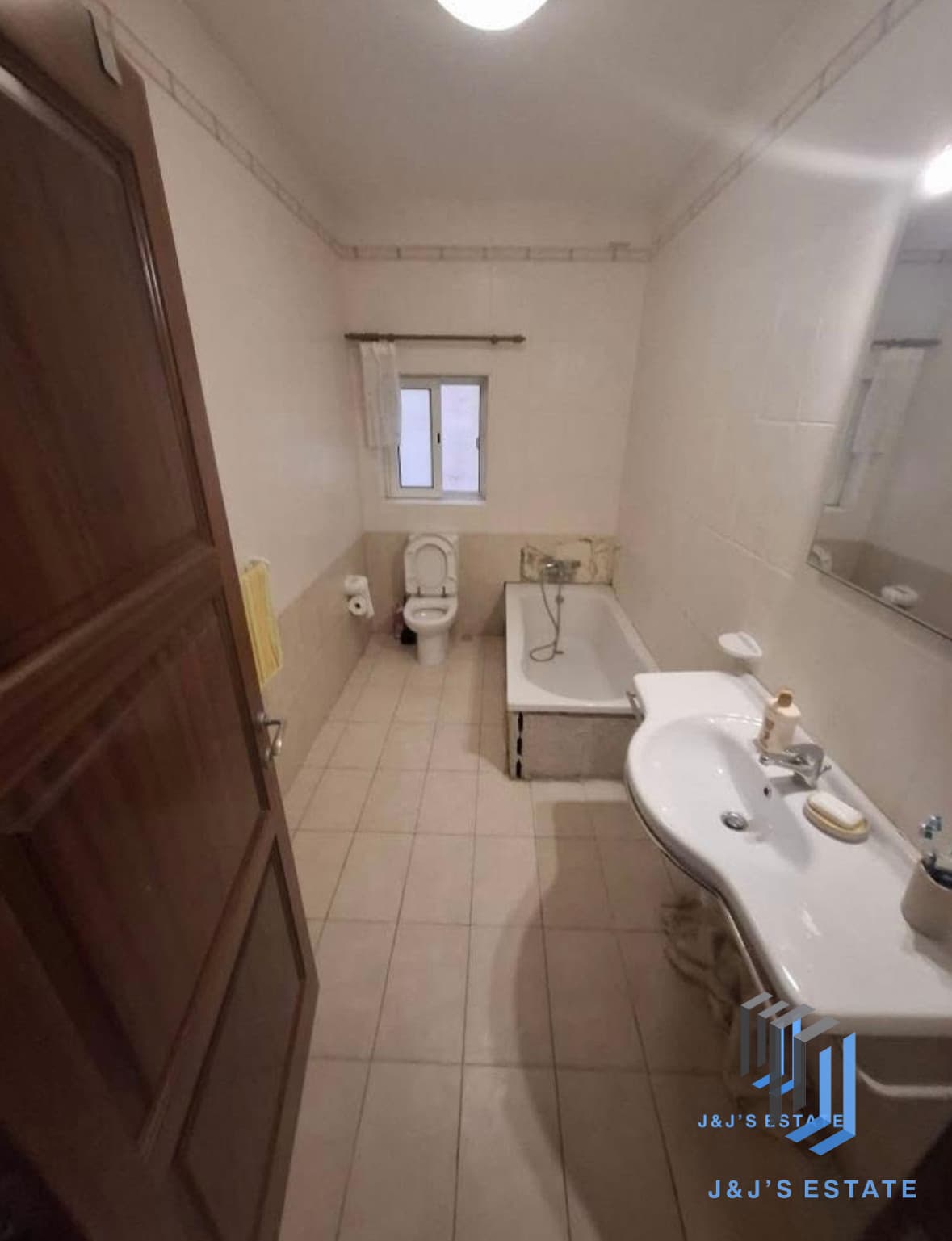 Spacious 3-Bedroom Apartment for Rent · 6