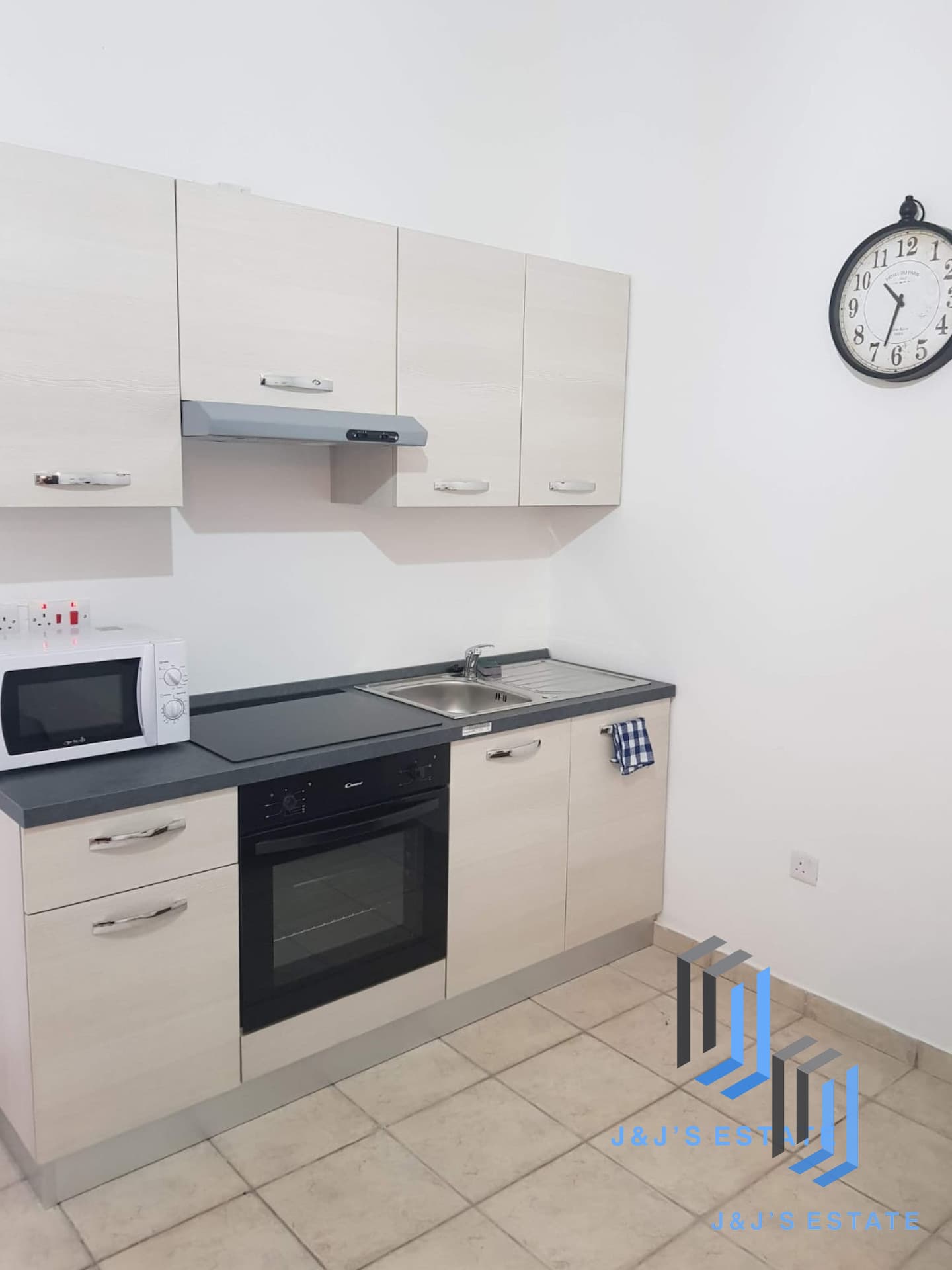 Renovated 1-Bedroom Townhouse in the Heart of St. Julian's · 4