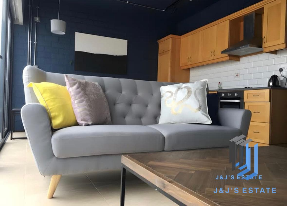 Two-bedroom penthouse with sea view in San Gwann · 3