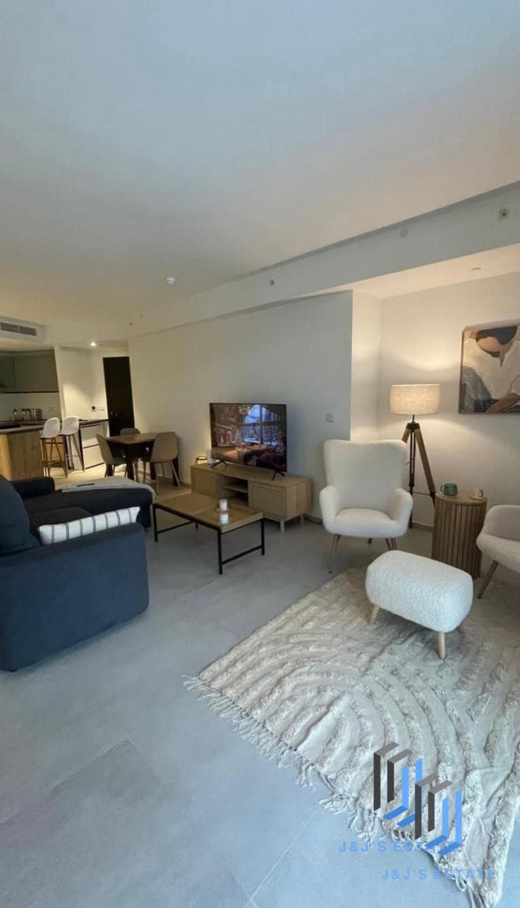 Stylish Studio Apartment in Mercury Tower St Julians · 2