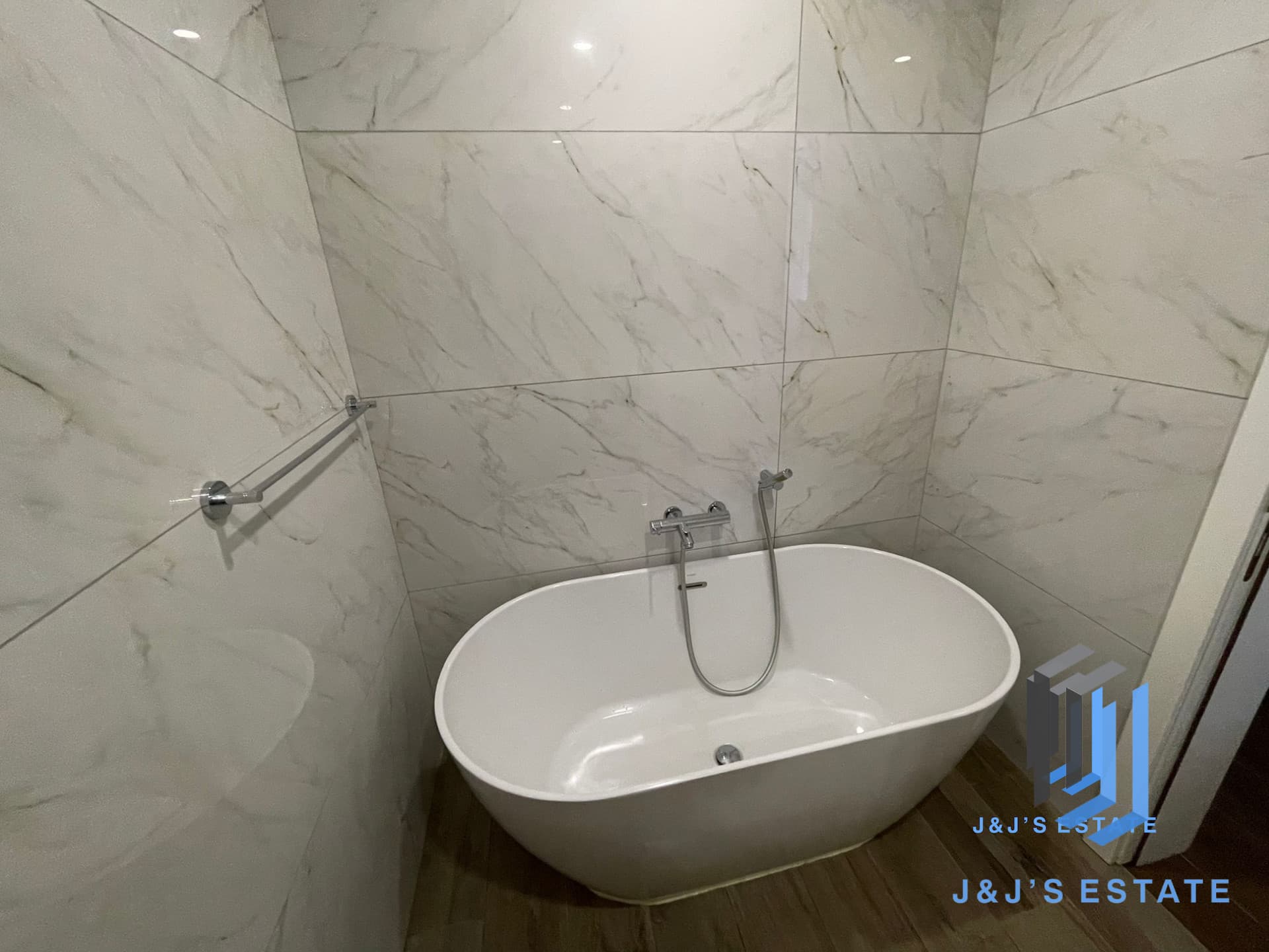 Modern 3-Bedroom Apartment in Mellieha · 4