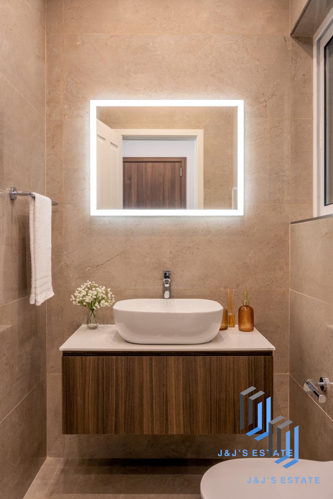 Luxury 2-Bedroom Apartment with Sea Views in Sliema · 4