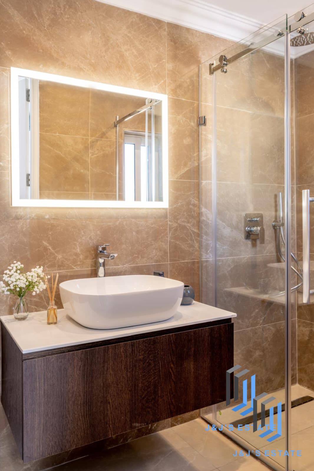 Luxury 2-Bedroom Apartment with Sea Views in Sliema · 7