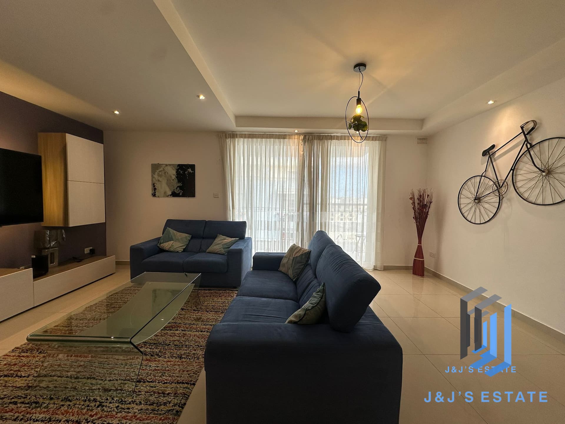 Spacious Modern 3-Bedroom Apartment in St Paul's Bay · 3