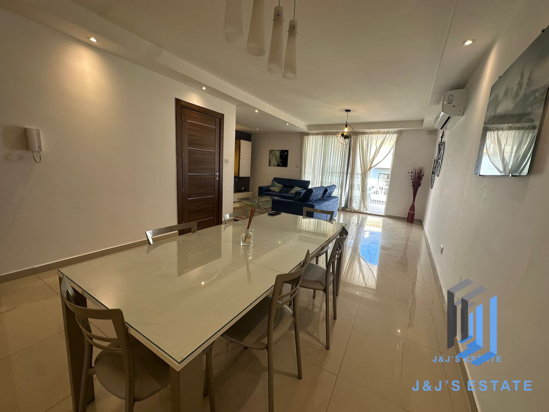 Spacious Modern 3-Bedroom Apartment in St Paul's Bay · 4