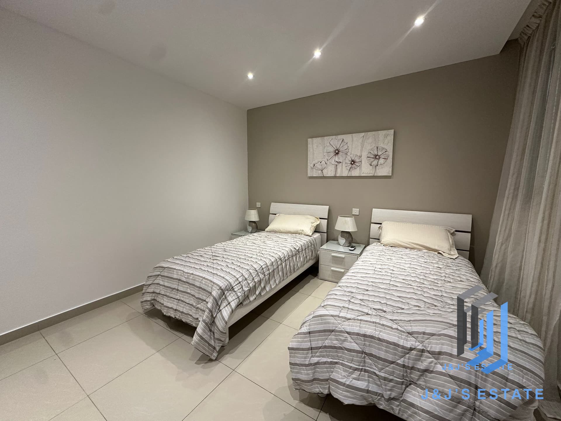 Spacious Modern 3-Bedroom Apartment in St Paul's Bay · 9