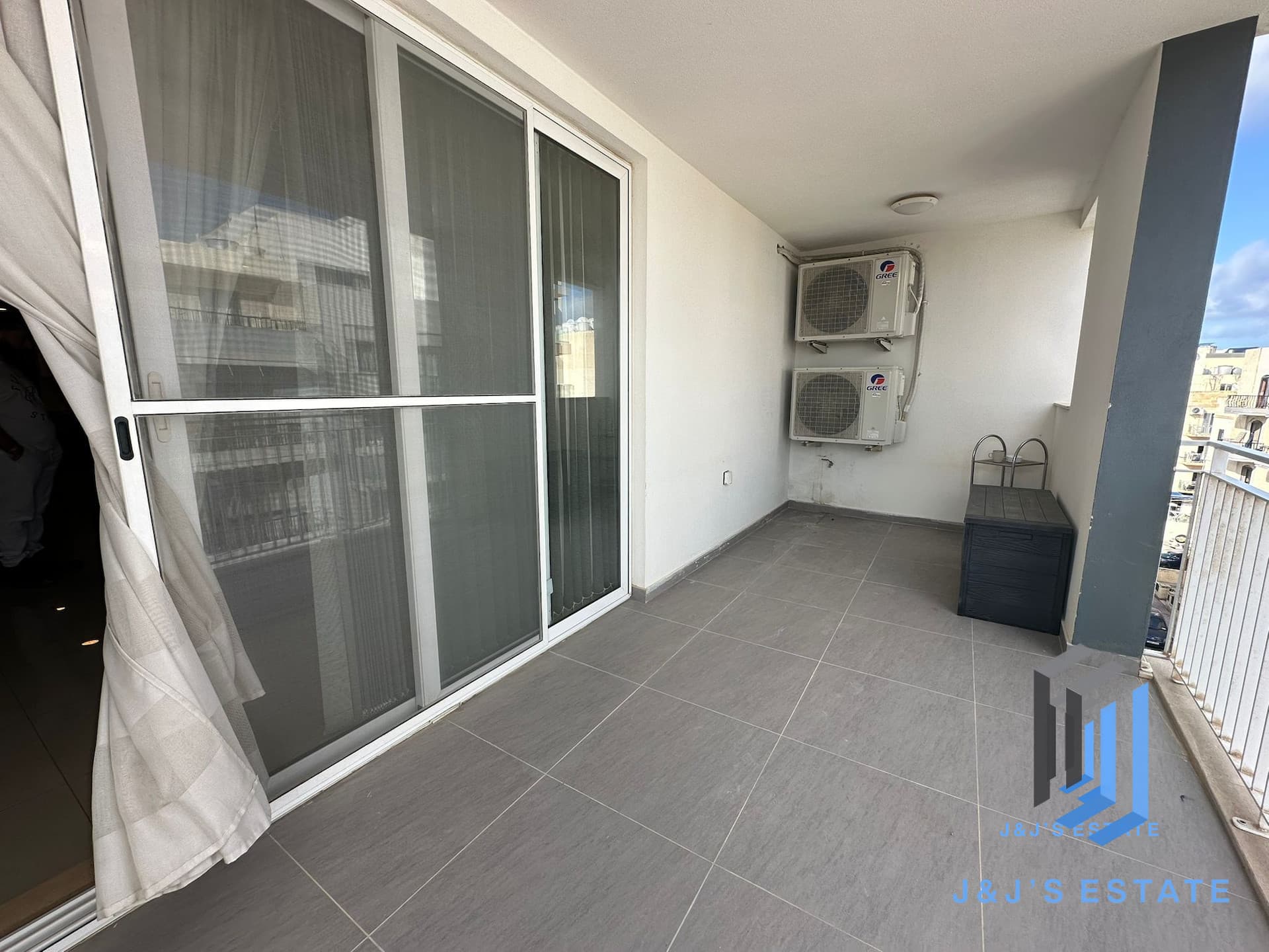 Spacious Modern 3-Bedroom Apartment in St Paul's Bay · 11