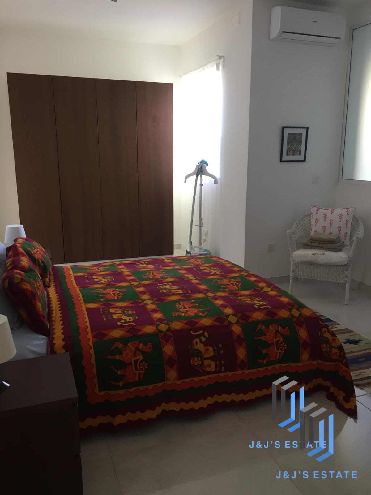 Stylish 3-Bedroom Penthouse with Panoramic Views in Naxxar · 4