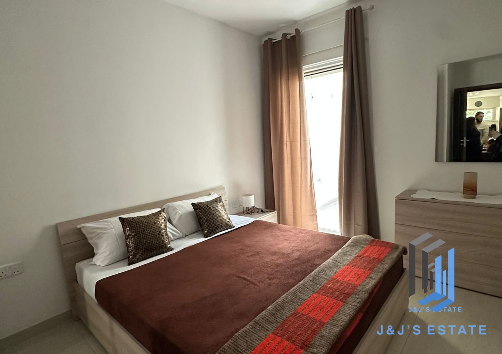 Elegant Elevated Maisonette with Backyard in Birguma, Naxxar · 2