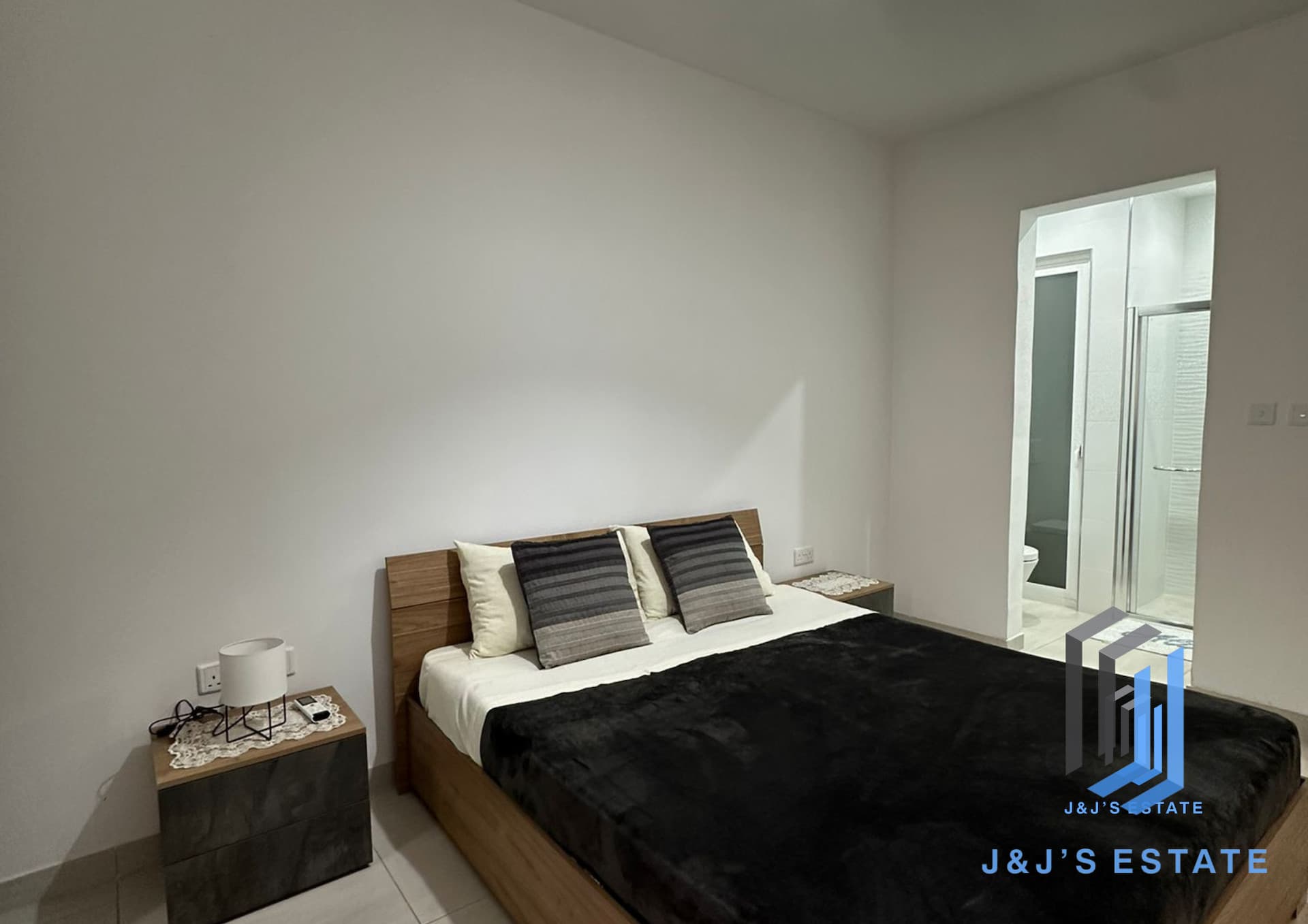 Elegant Elevated Maisonette with Backyard in Birguma, Naxxar · 3