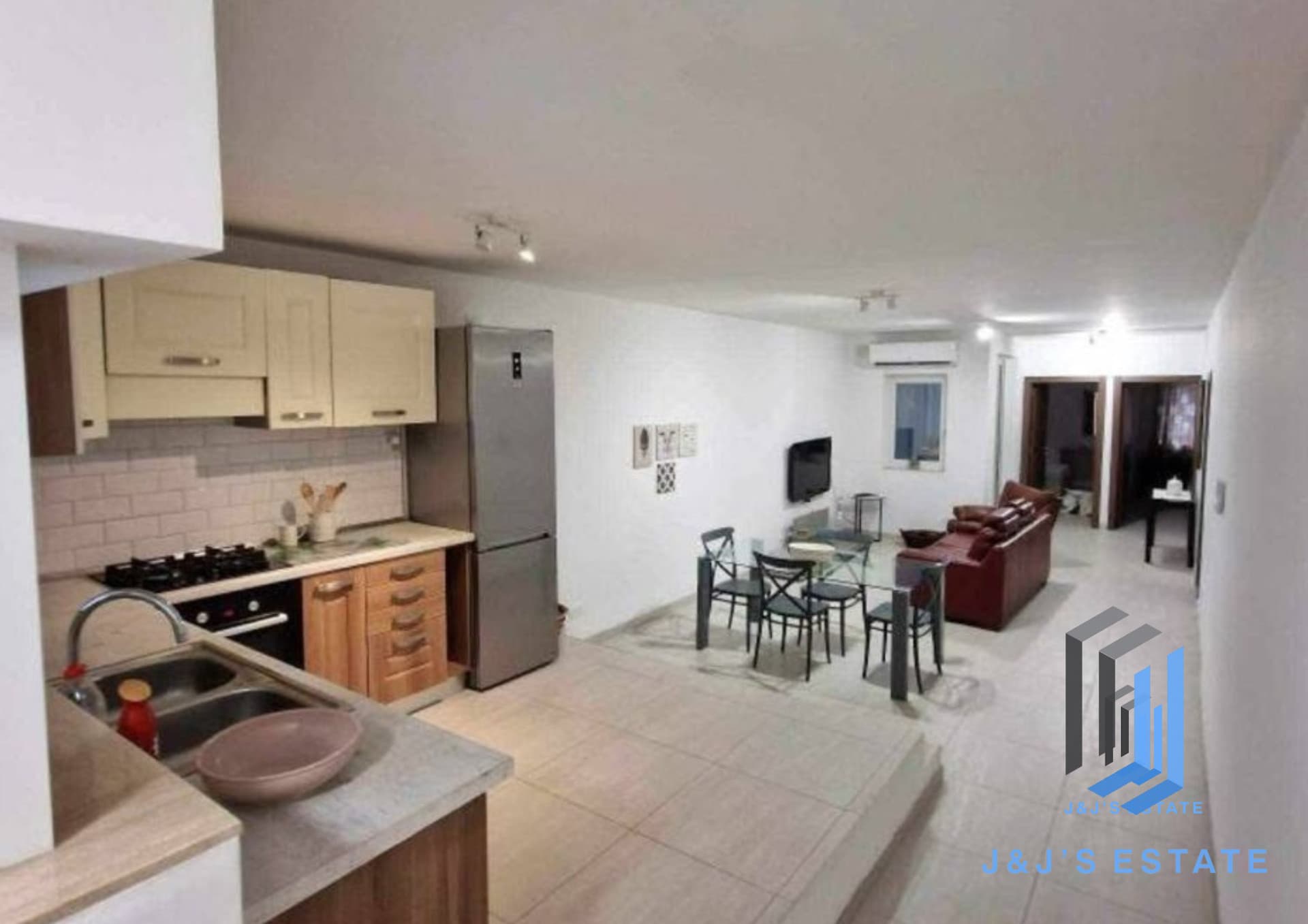 Elegant Elevated Maisonette with Backyard in Birguma, Naxxar · 4