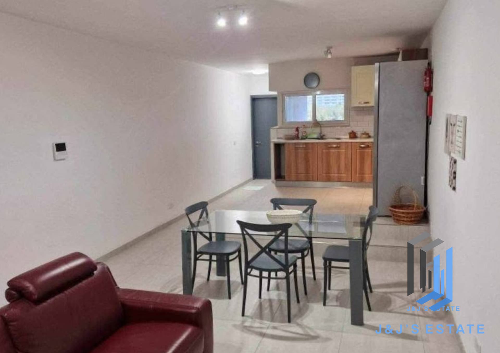 Elegant Elevated Maisonette with Backyard in Birguma, Naxxar · 6