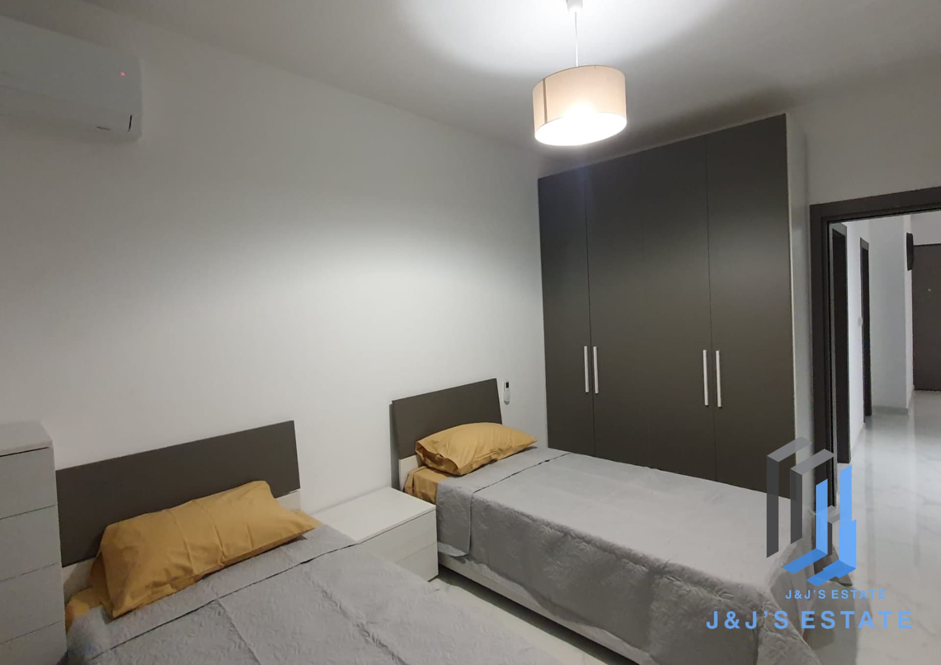 3-Bedroom Apartment in Fgura · 1