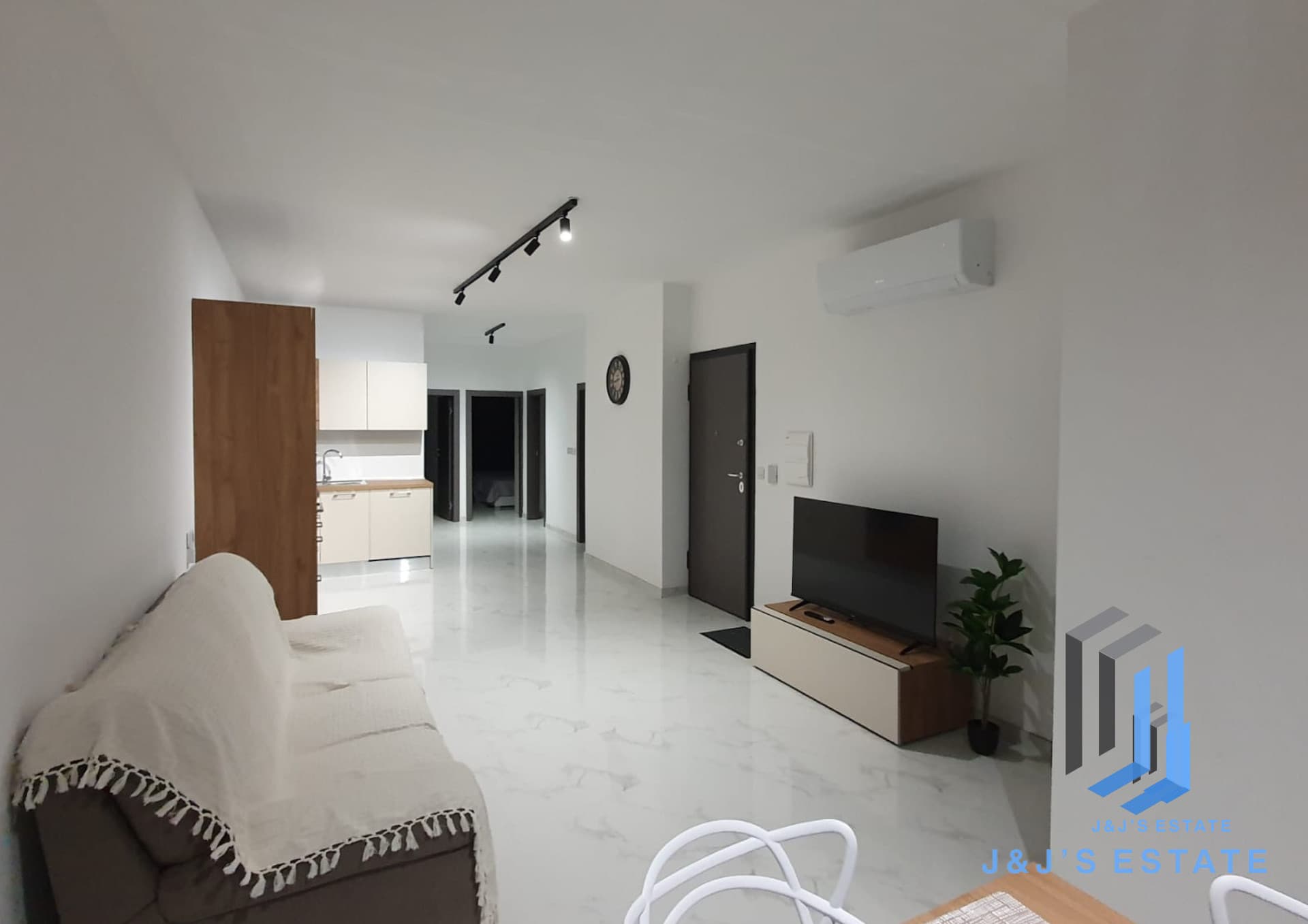 3-Bedroom Apartment in Fgura · 2