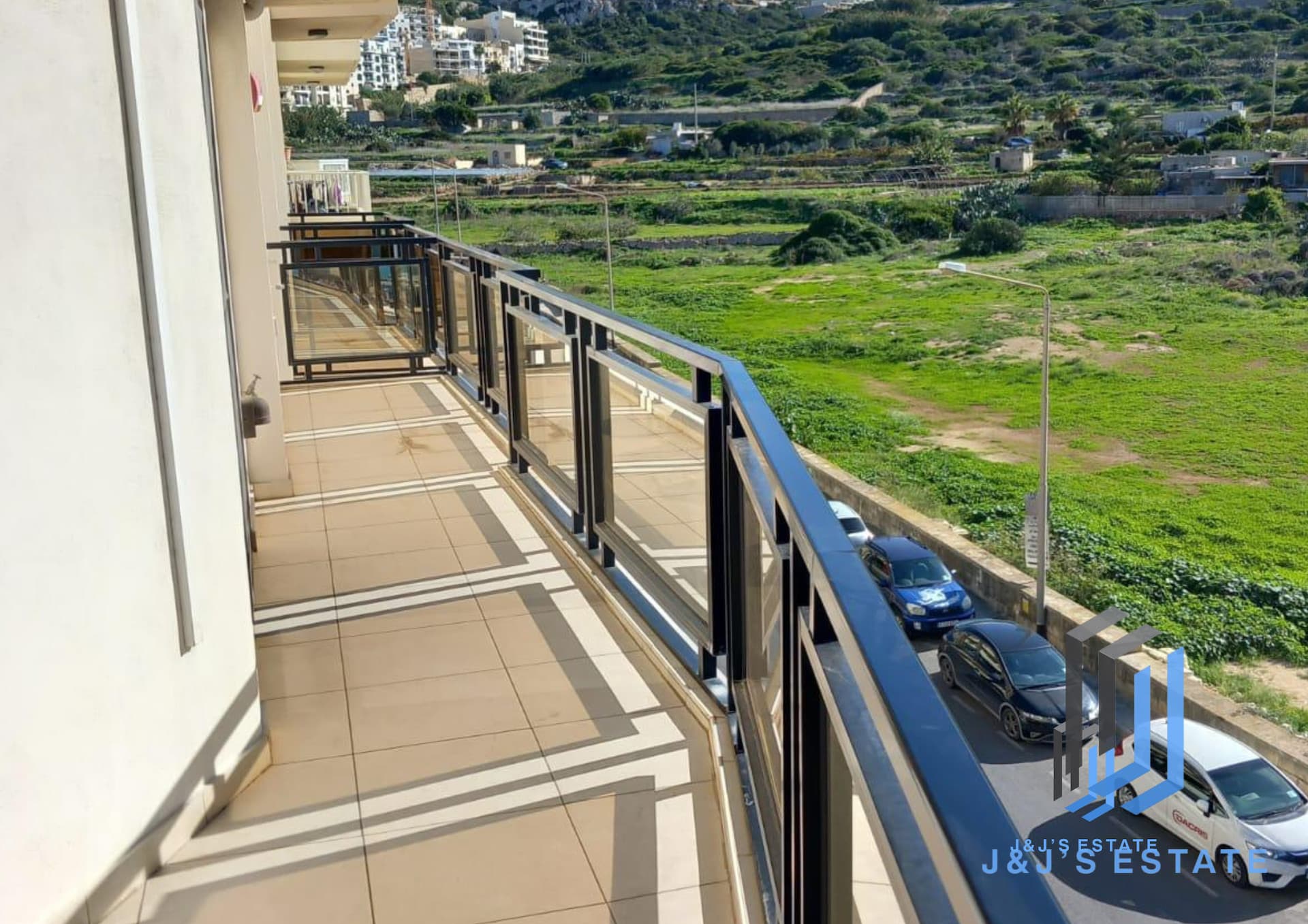 Cozy 2-Bedroom Apartment with Balcony in Mellieha · 2
