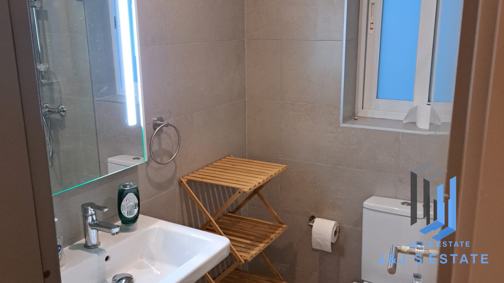 Brand-New 2-Bedroom Apartment with Valley Views in Swieqi · 10
