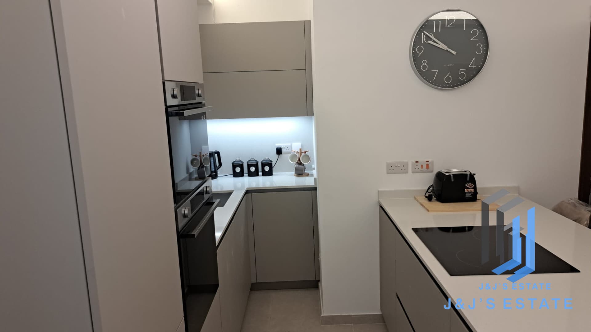 Brand-New 2-Bedroom Apartment with Valley Views in Swieqi · 17