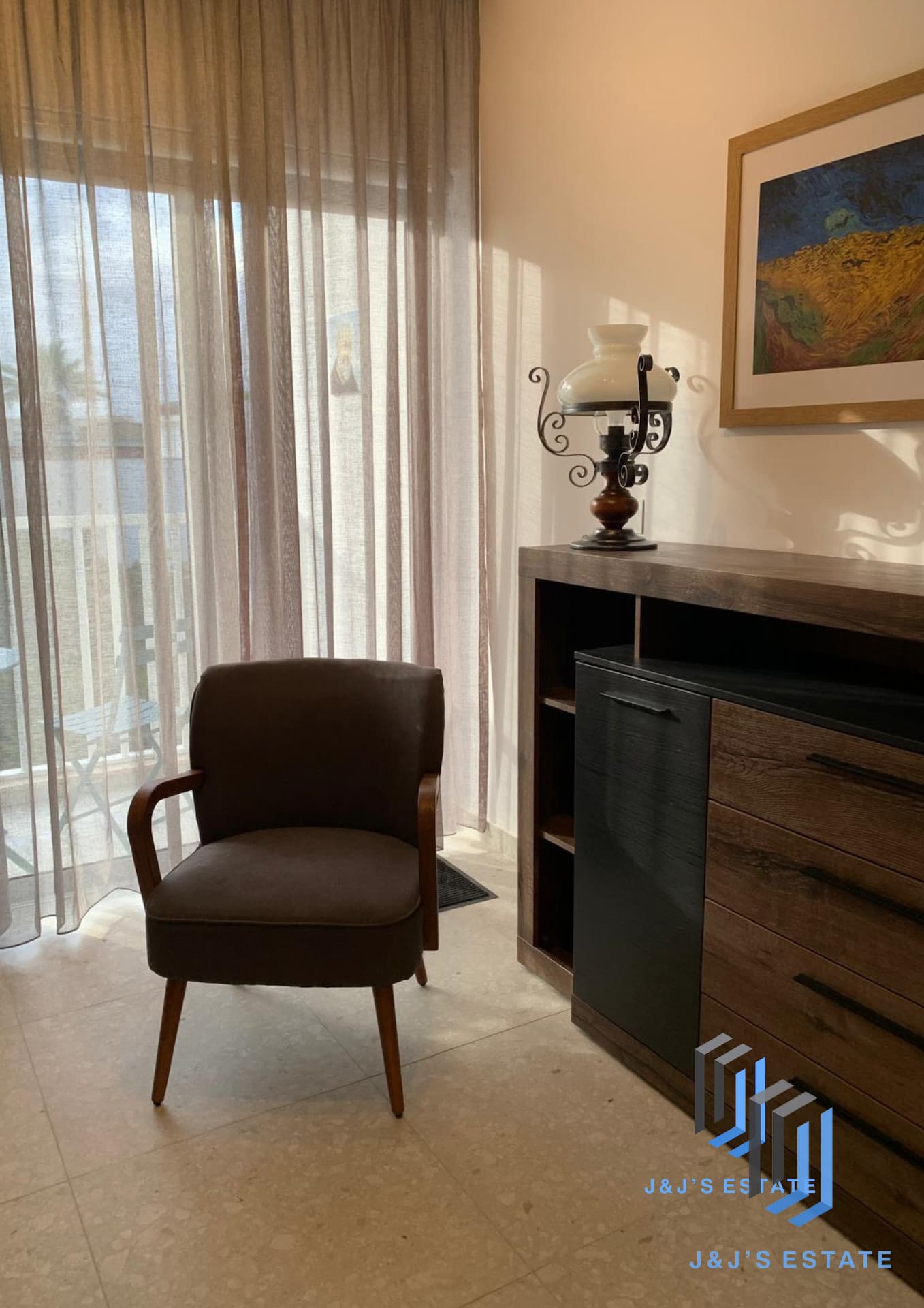 Elegant 2-Bedroom Apartment with Large Terrace in Balzan · 3
