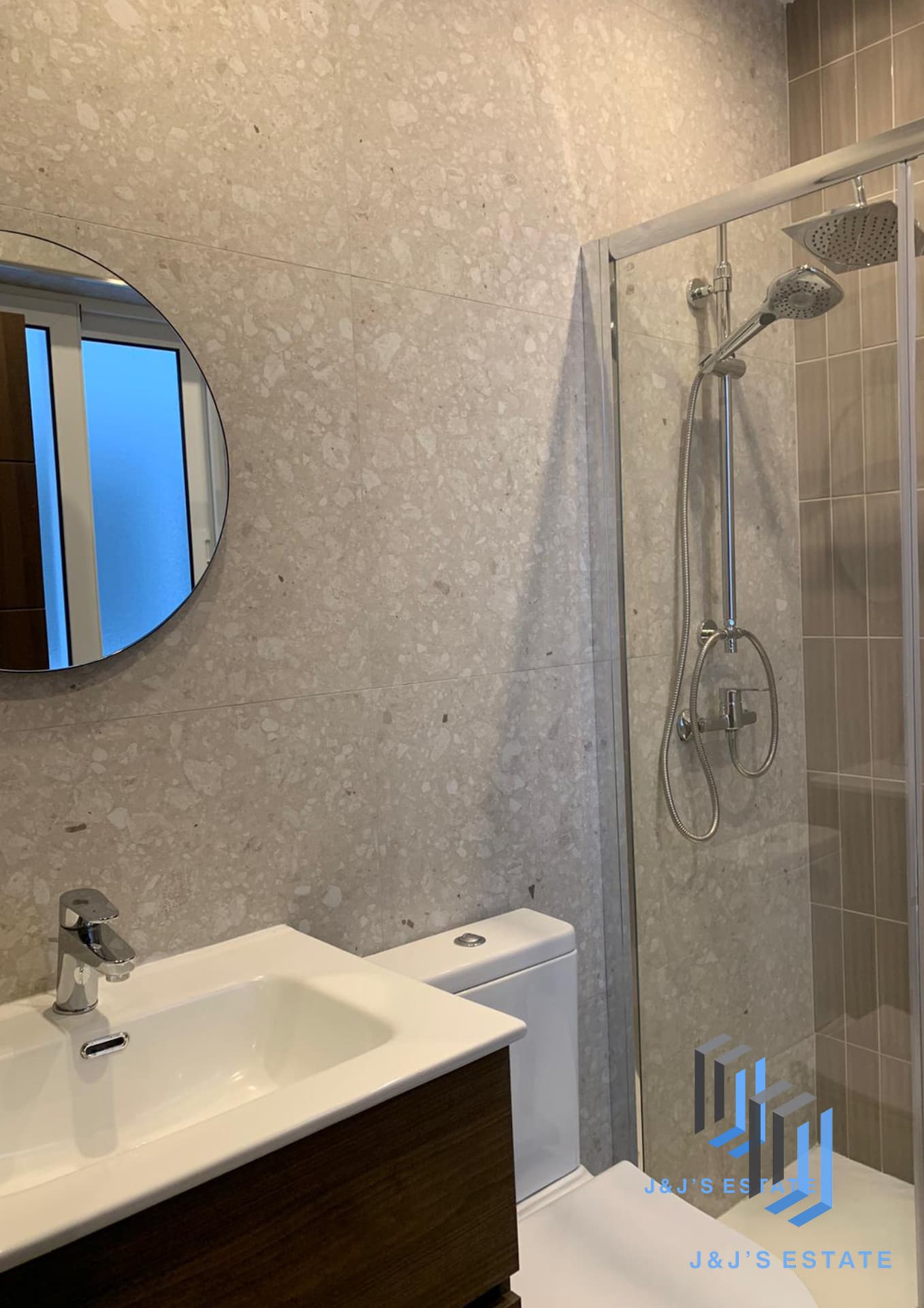 Elegant 2-Bedroom Apartment with Large Terrace in Balzan · 7