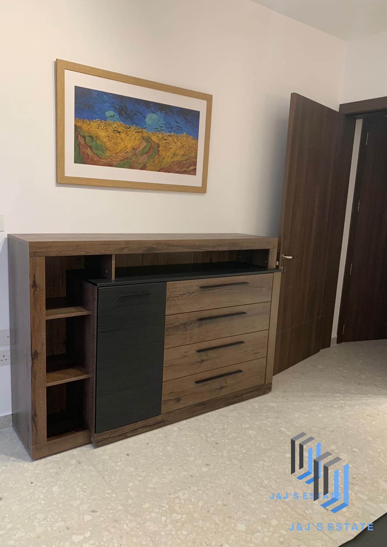 Elegant 2-Bedroom Apartment with Large Terrace in Balzan · 11