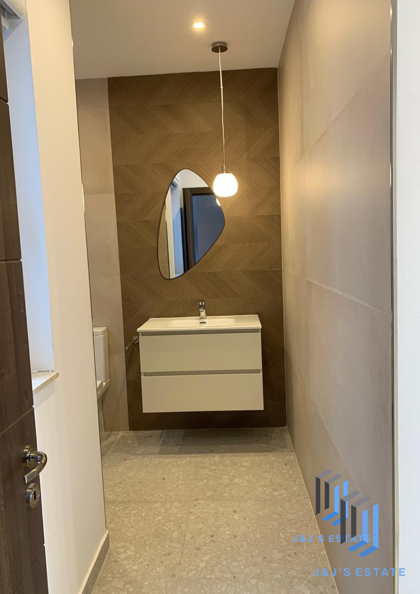Elegant 2-Bedroom Apartment with Large Terrace in Balzan · 13