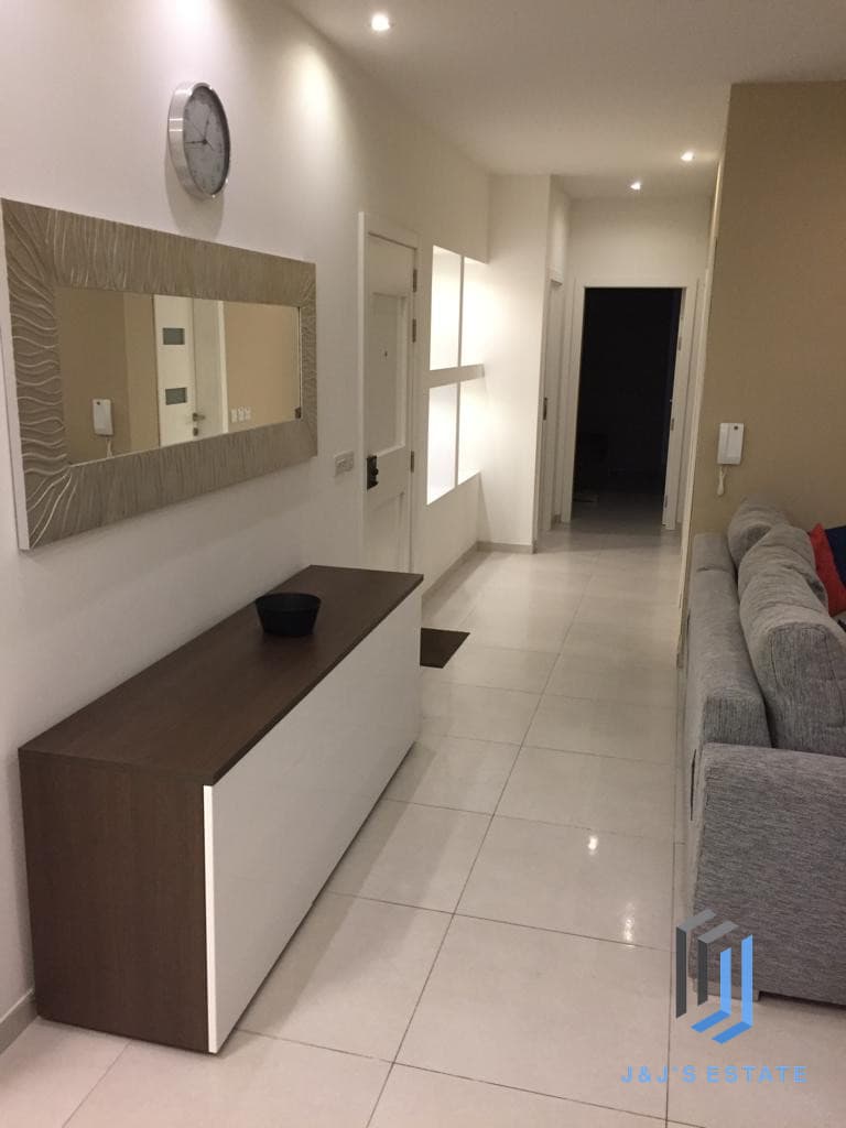Bright and Modern 2-Bedroom Apartment in Birkirkara · 7